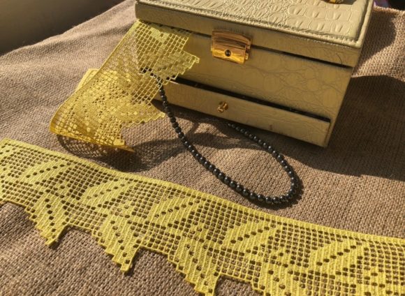 FSL Leaves Border Set Review: A Versatile Filet-Inspired Embroidery Design