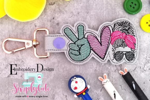 ITH Keychain SnapTab Peace Love Momlife Review for Seasonal Use